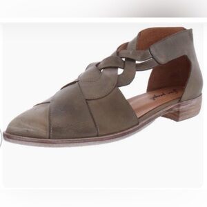 NEW in BOX  Free People Wanderlust Flat Leather Sandals